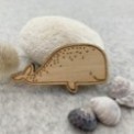 BROCHE EN BOIS - BALEINE